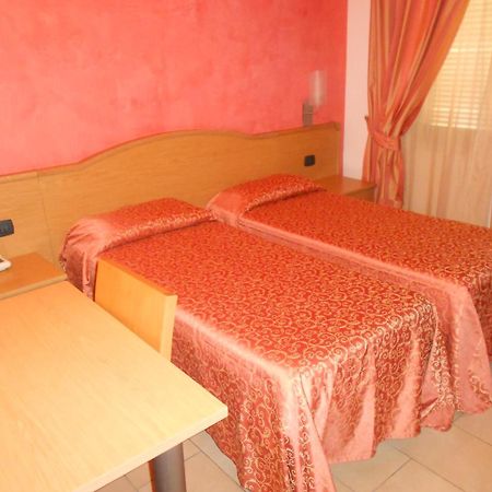 Hotel Tenda Rossa Marina Di Carrara Ngoại thất bức ảnh