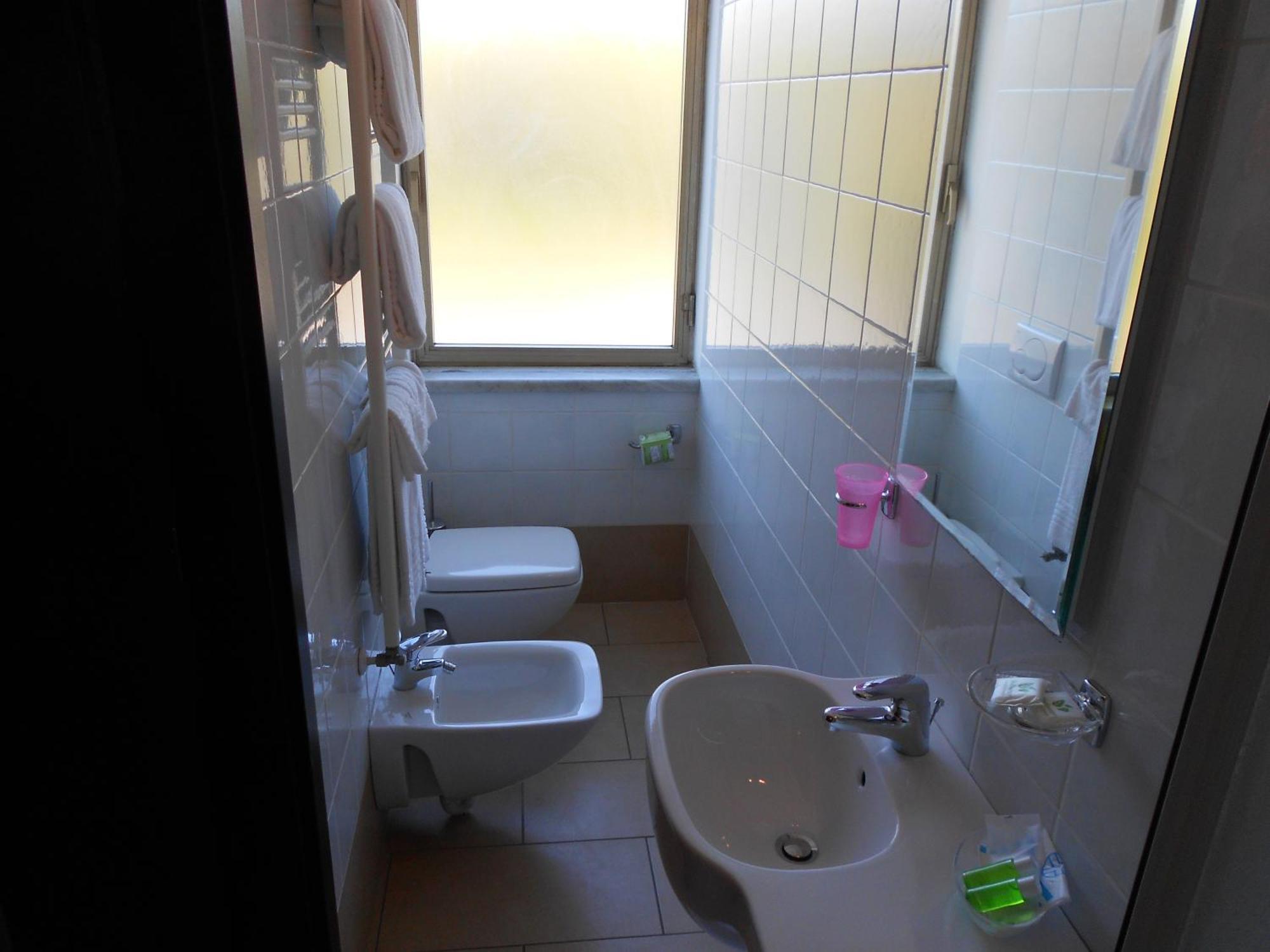 Hotel Tenda Rossa Marina Di Carrara Ngoại thất bức ảnh
