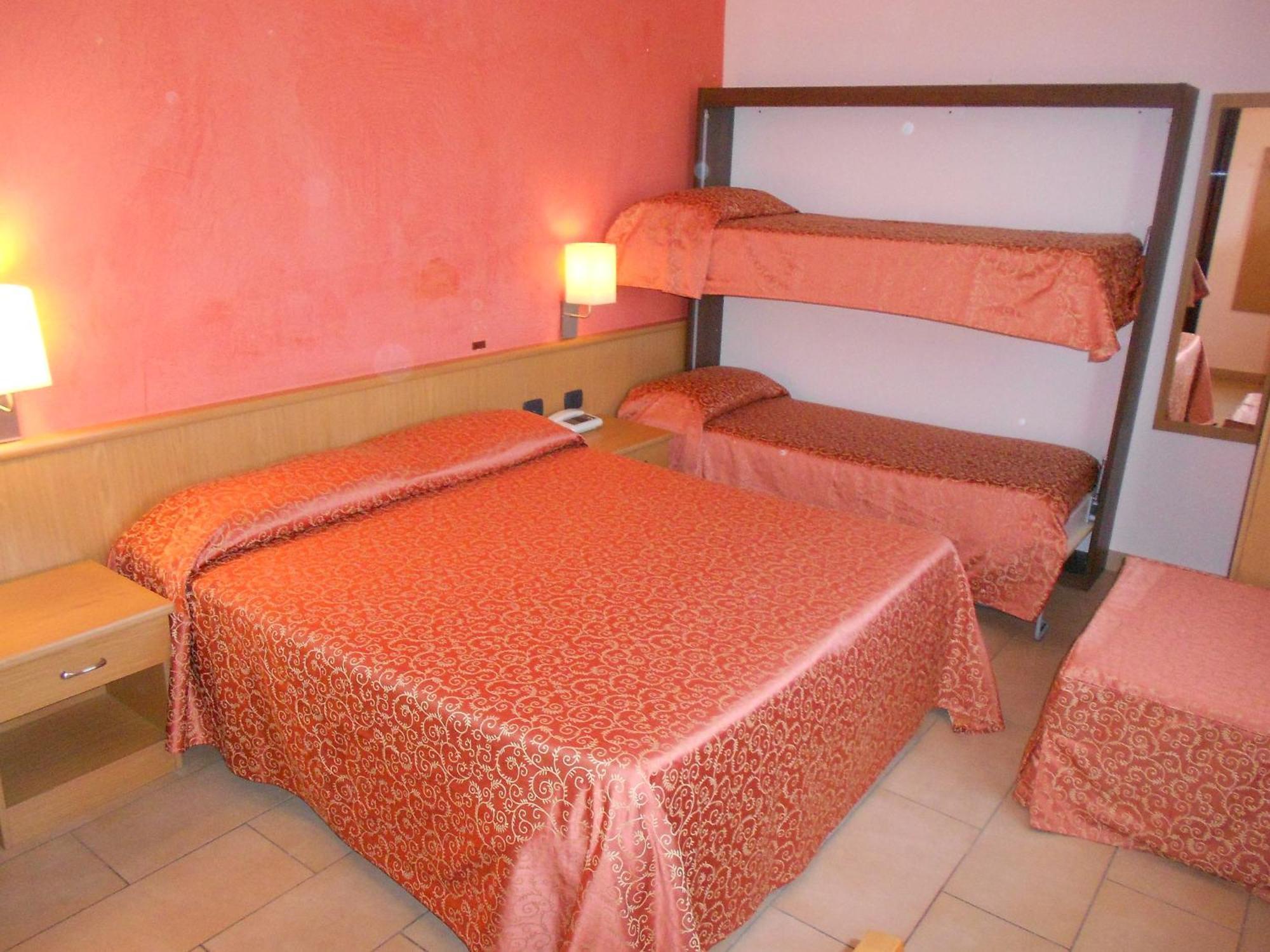 Hotel Tenda Rossa Marina Di Carrara Ngoại thất bức ảnh