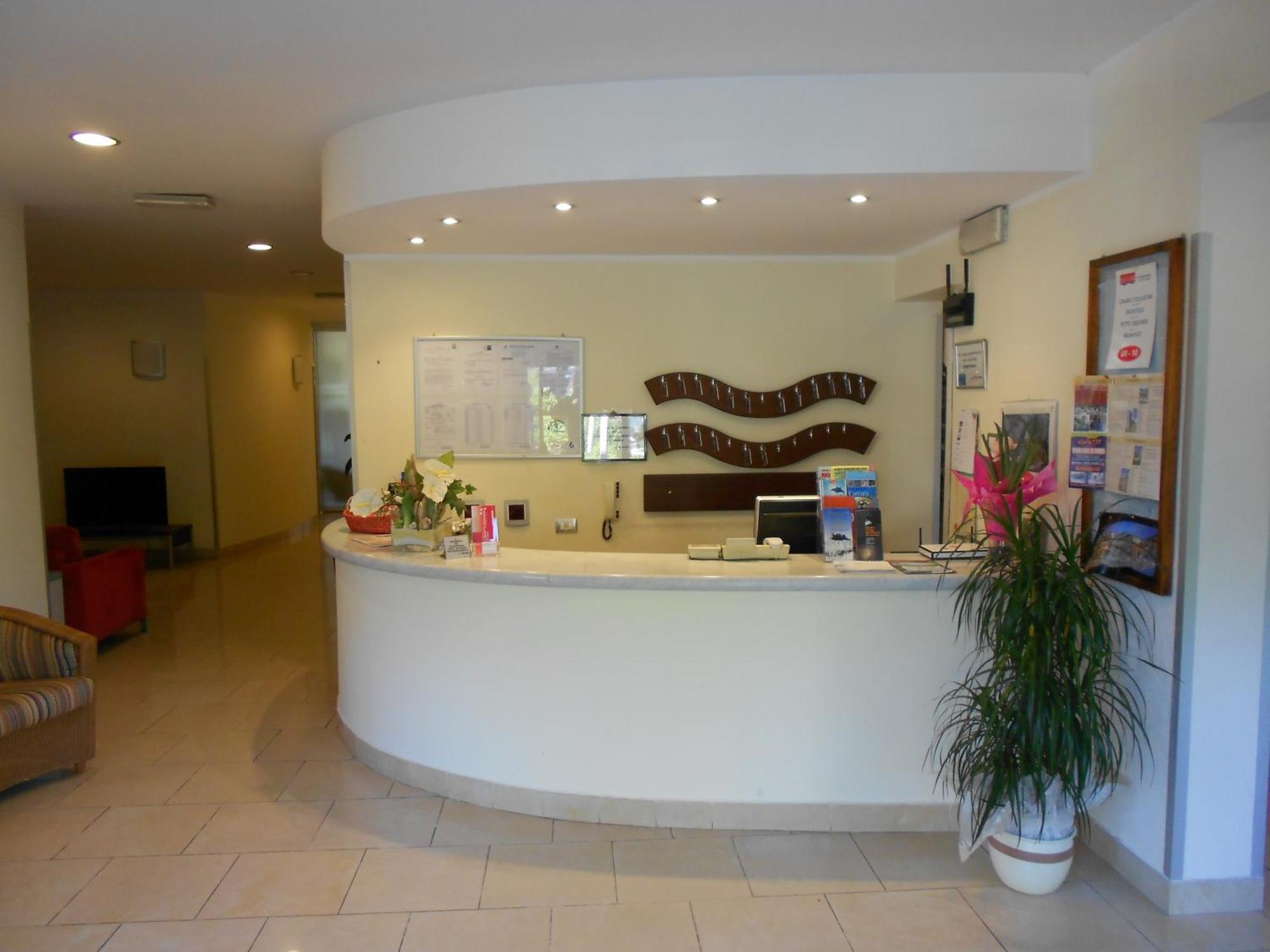 Hotel Tenda Rossa Marina Di Carrara Ngoại thất bức ảnh