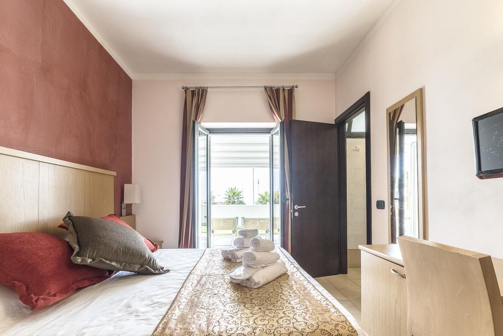 Hotel Tenda Rossa Marina Di Carrara Ngoại thất bức ảnh